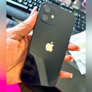 iPhone 12 UNLOCKED perfect condition